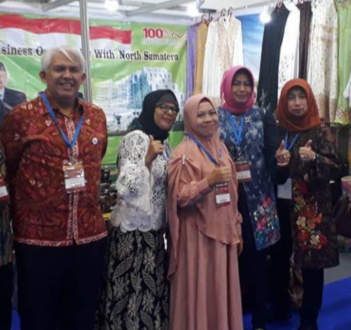 Hanya lulus SMP, Ana Sukses Berbisnis "Bordiran Ana", Antar Adik dan Anaknya Sarjana